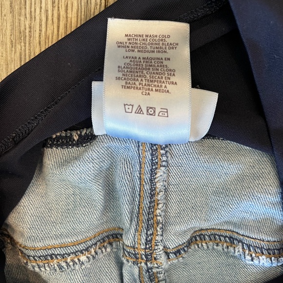 Great Expectations Maternity Light Wash Jeans Over the Belly Band SZ Small (4/6) - Picture 7 of 9